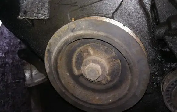 Peugeot 406 Crankshaft pulley
