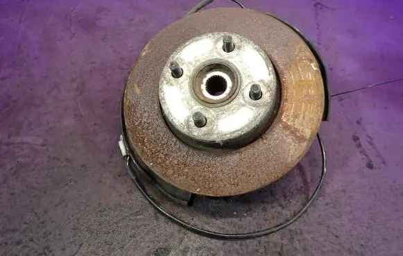Toyota Yaris Front wheel hub spindle knuckle