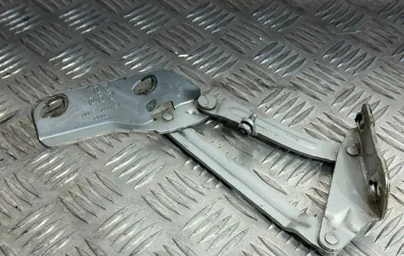 Mercedes-Benz Sprinter W901 W902 W903 W904 Engine bonnet/hood hinges 9067500121 0003