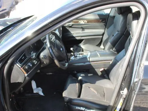 BMW M5 Rubber seal sliding door (on door) 7177998