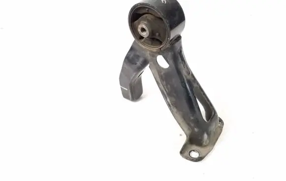 Mitsubishi ASX Engine mounting bracket MN184094