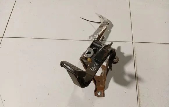 Volvo V50 Clutch pedal 4N517B633EH