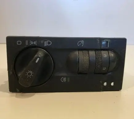 Volkswagen Golf III Hazard light switch 1H6941531N