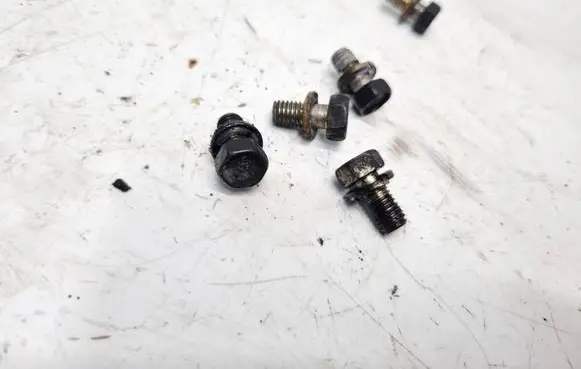 Subaru Legacy Nuts/bolts 