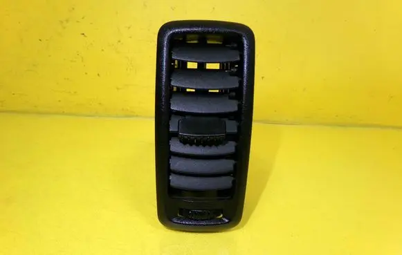 Opel Vivaro Dashboard side air vent grill/cover trim R6136S150
