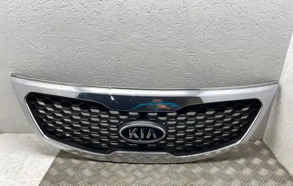 KIA Sorento Front bumper upper radiator grill 863502P000