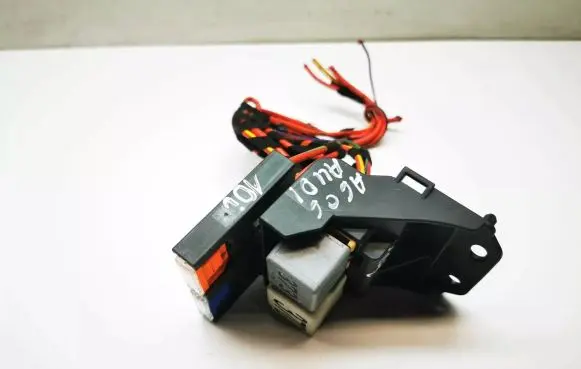 Audi A6 S6 C6 4F Fuse module 4F1937503 8A0937530