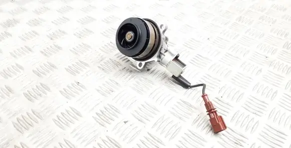 Volkswagen PASSAT B8 Water pump 04L121011E 04L907284