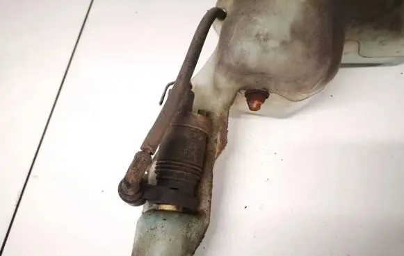 Dodge Caliber Windscreen/windshield washer pump