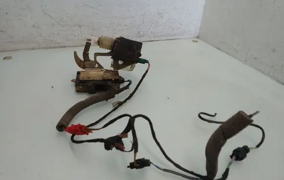 Tailgate/trunk/boot lock/catch/latch