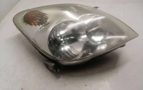 Toyota Corolla Verso E121 Headlight/headlamp