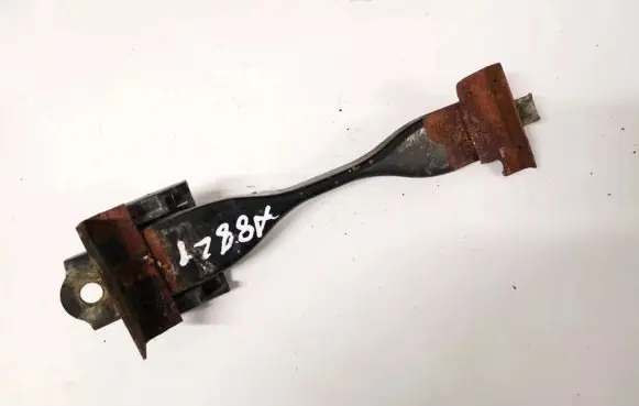 Radiator mount bracket