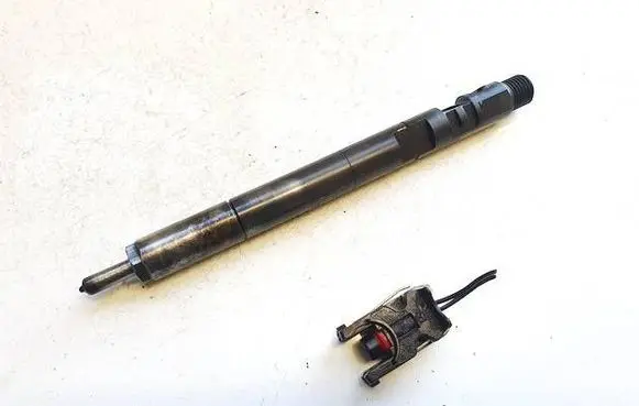 Mercedes-Benz C AMG W204 Fuel injector A6460700987 EJBR04201D