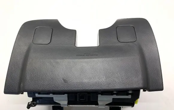Toyota Avensis T250 Knee airbag