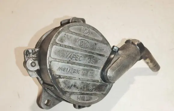 Mercedes-Benz C AMG W203 Vacuum pump A6112300065 RE21771