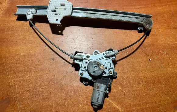 Hyundai Matrix Rear door window regulator with motor 9882017200
