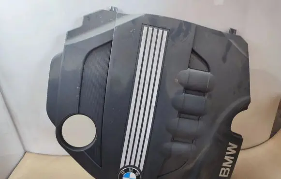 BMW X3 E83 Engine cover (trim)