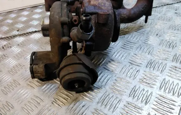Volkswagen Touran I Turbo 036253019A