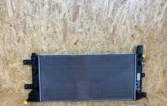Nissan Leaf I (ZE0) Coolant radiator 214103NL1A 01I99LLA55526C2D