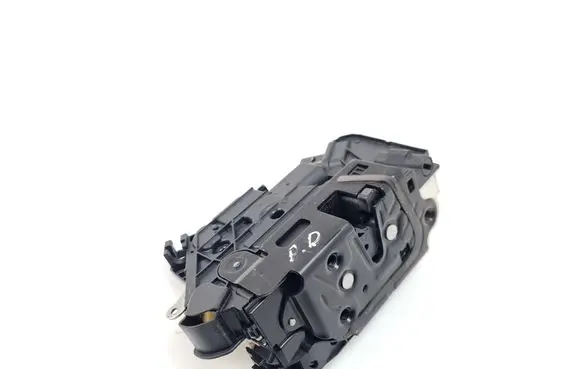 Volkswagen Amarok Front door lock 5N1837016C