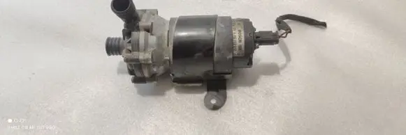 Mercedes-Benz GL X166 Vacuum pump A1665011420