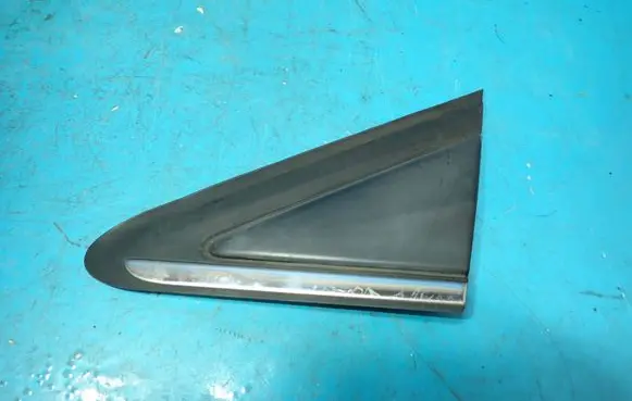 Fiat Bravo Front triangle window/glass 735430776