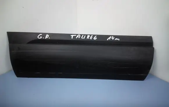 Volkswagen Touareg II Rear door trim (molding) 7P6854950G