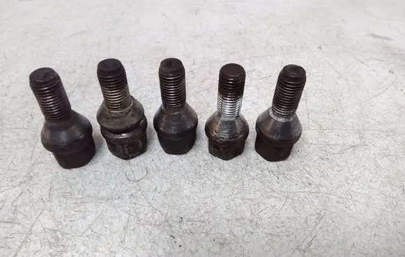 Nissan Note (E11) Nuts/bolts 