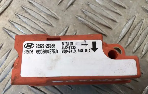 Hyundai Santa Fe Airbag deployment crash/impact sensor 9592026000 93D000K575J 5WK42935