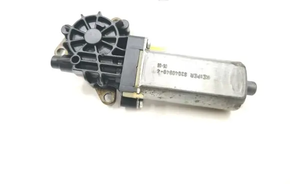 Mercedes-Benz CLS C219 Seat adjustment motor 0390203003 820408494