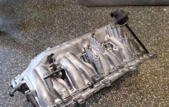 Opel Astra J Intake manifold 8973858235