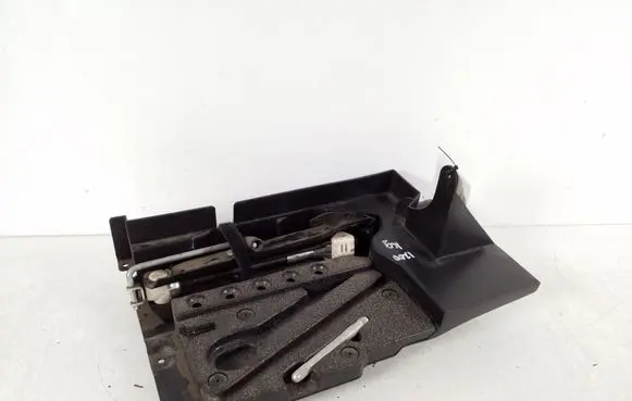 Mercedes-Benz C W203 Tool set A2038900061
