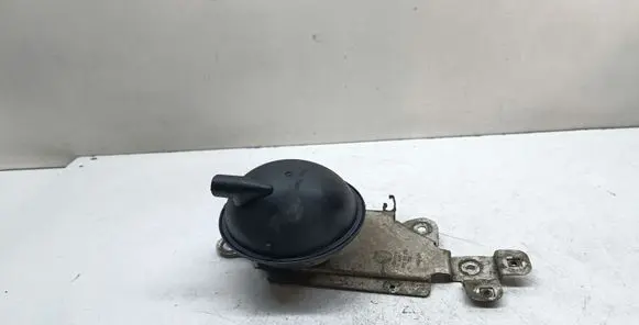Vacuum air tank