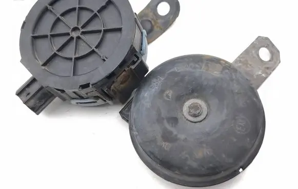 Toyota Prius (XW30) Horn signal 8657047011 0689005600