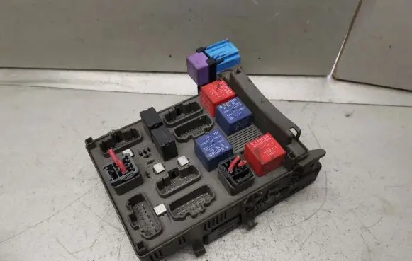 Renault Laguna II Fuse module 8200192469 518002209 8200148810