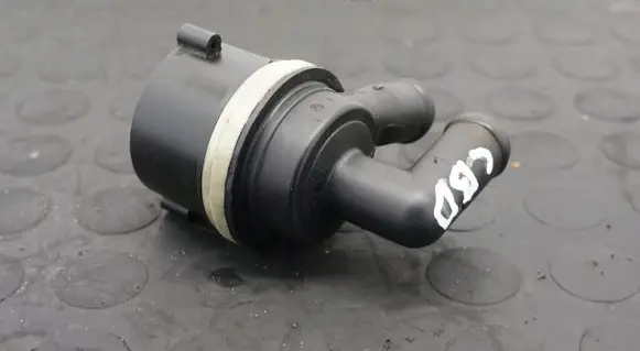 Volkswagen Golf VI Electric auxiliary coolant/water pump