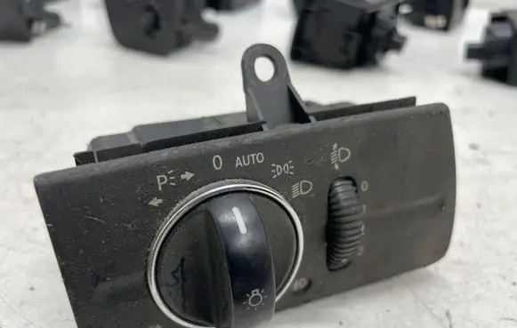 Mercedes-Benz E W211 Light switch 2115450304
