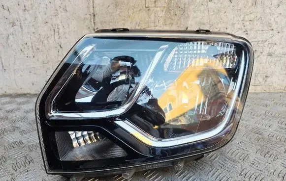 Dacia Duster Headlight/headlamp 260609911R LE13C6309 F214119900C007
