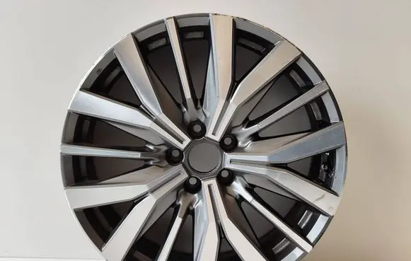 Nissan X-Trail T33 R20 alloy rim MA146RG6B