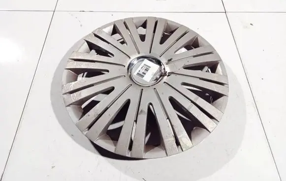 Toyota Auris 150 R16 wheel hub/cap/trim 