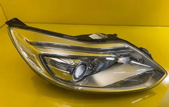 Ford Focus Headlight/headlamp BM51-13D154-AG