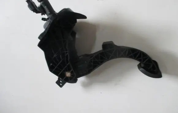 Peugeot Rifter Accelerator throttle pedal 9820886080