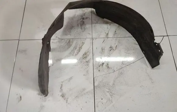 Audi 80 90 S2 B4 Front wheel arch liner splash guards 8A0821171D