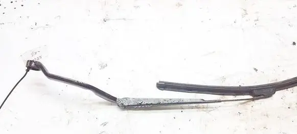 Nissan Almera N16 Front wiper blade arm