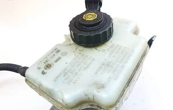 Skoda Superb B6 (3T) Master brake cylinder 1K1611301D