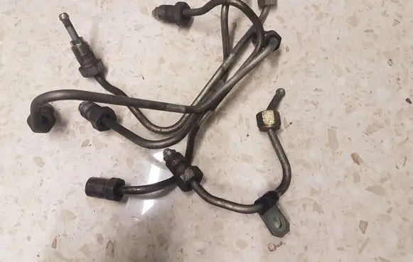 Toyota Avensis T220 Fuel injector wires 