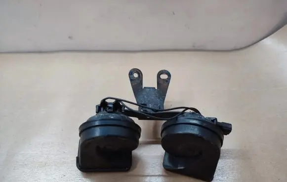 Jaguar XF X250 Horn signal A046522