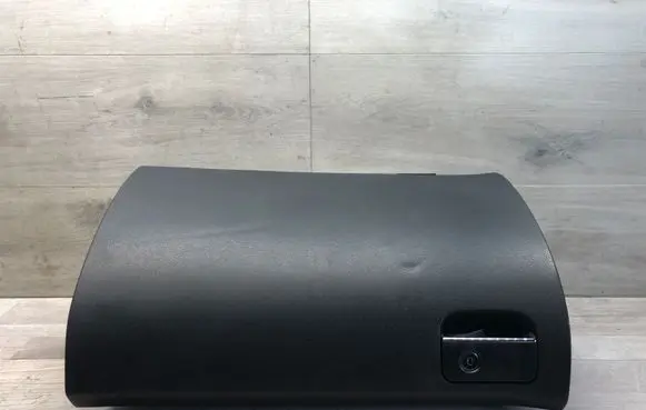 Glove box