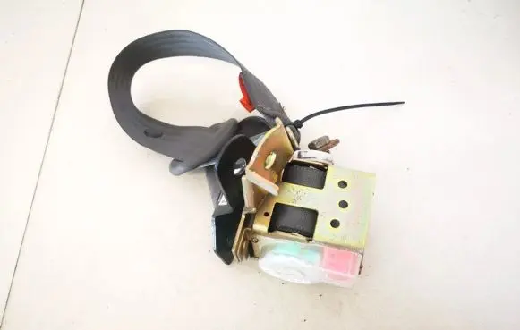 Mazda 323 Rear seatbelt 0427209
