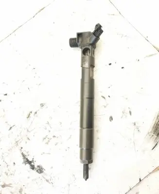 Mercedes-Benz E W212 Fuel injector 28272472 A6510702387 509200879863